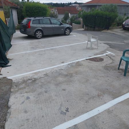 Petkovic Apartmani 2 Тиват Экстерьер фото