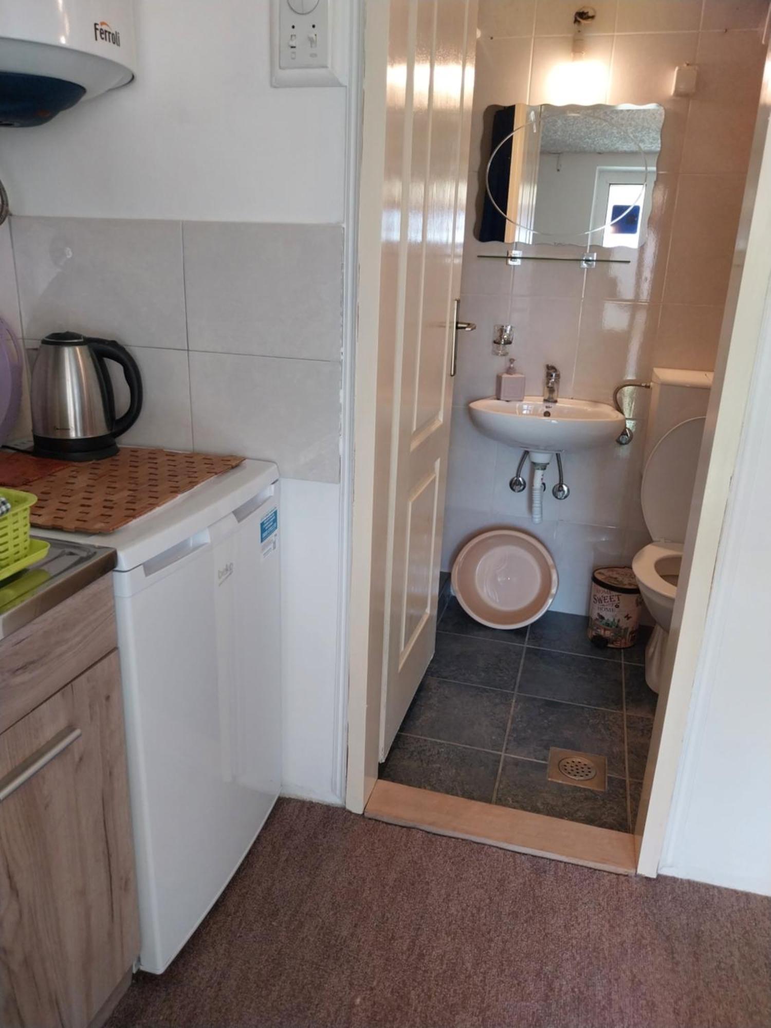 Petkovic Apartmani 2 Тиват Экстерьер фото