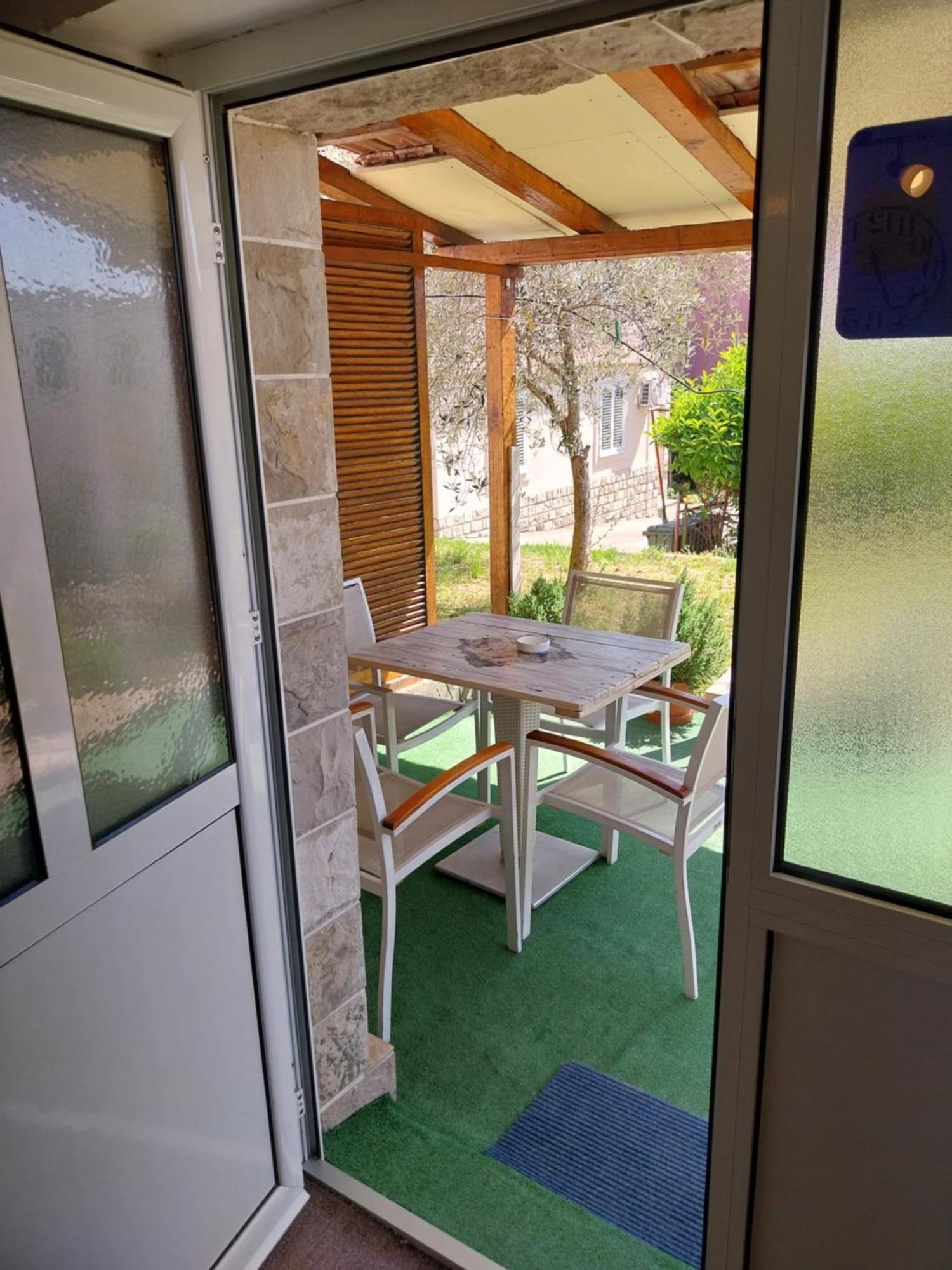 Petkovic Apartmani 2 Тиват Экстерьер фото